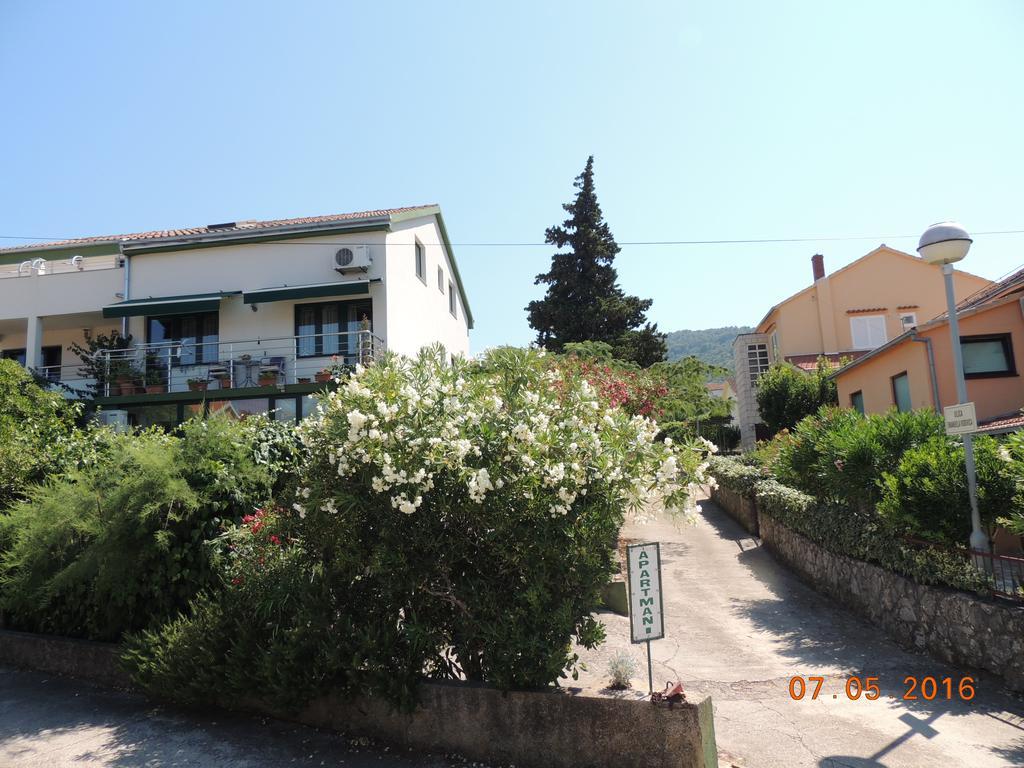 Apartments Suljic - Cash Only Property スタリー・グラード エクステリア 写真