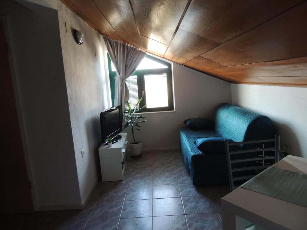 Apartments Suljic - Cash Only Property スタリー・グラード エクステリア 写真