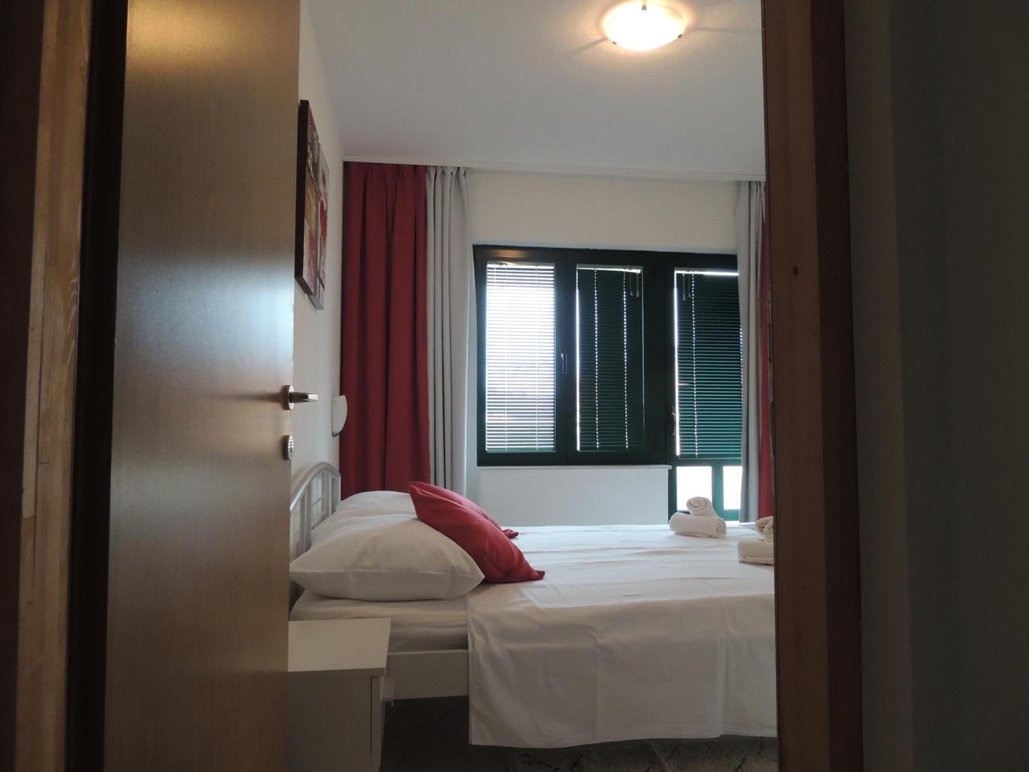 Apartments Suljic - Cash Only Property スタリー・グラード エクステリア 写真