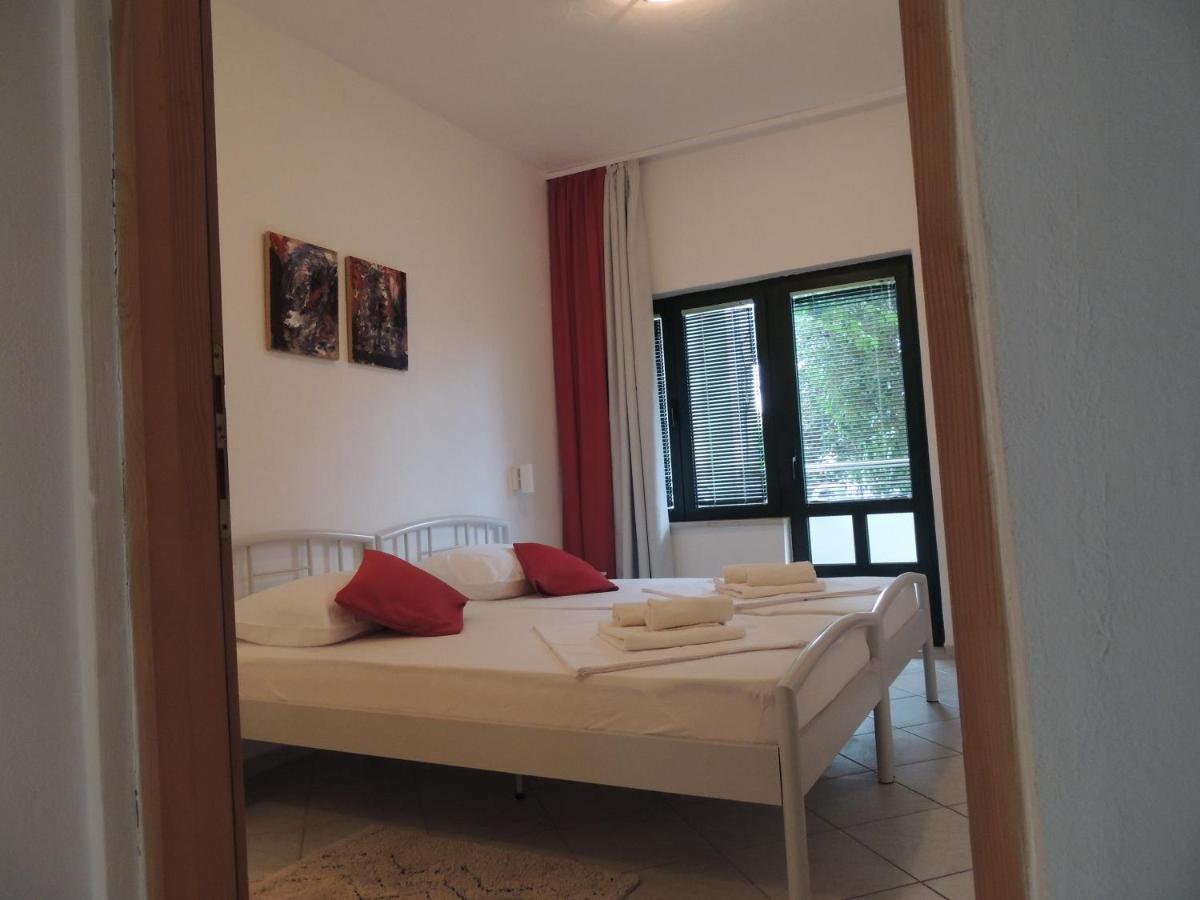 Apartments Suljic - Cash Only Property スタリー・グラード エクステリア 写真