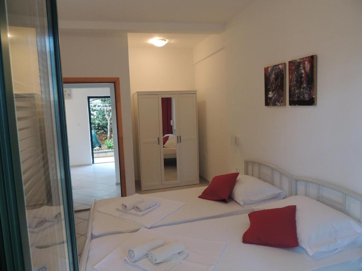 Apartments Suljic - Cash Only Property スタリー・グラード エクステリア 写真